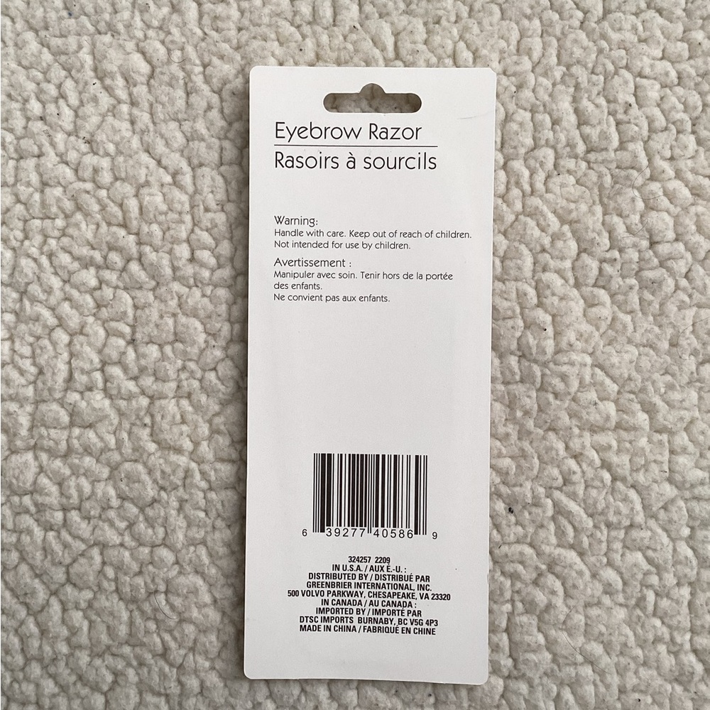 Sassy + Chic 3 piece Eyebrow Razor - Picture 2 of 2